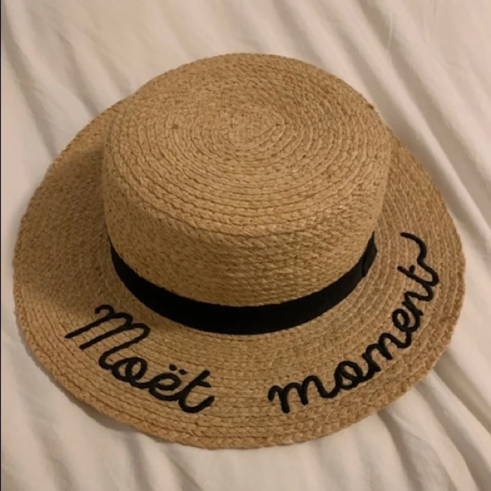 Moët & Chandon Hat - Rare & Never Worn - Picture 1 of 4